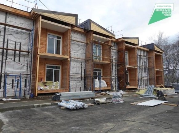 В Николаевске-на-Амуре продолжается строительство первого в крае дома из бруса